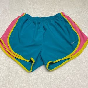 Nike Tempo - Women’s Running Shorts - teal/pink